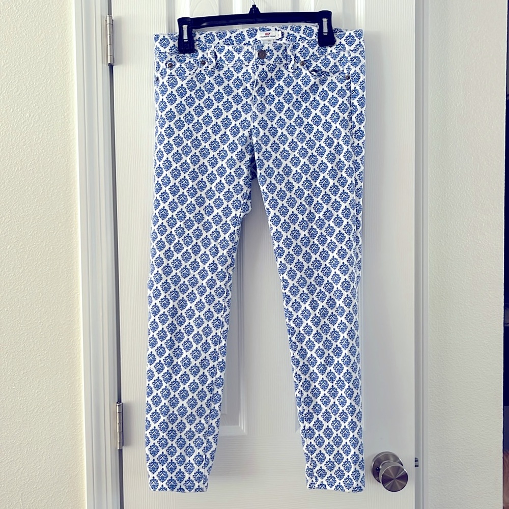 Vineyard vines White and Blue pattern pants size 4 skinny